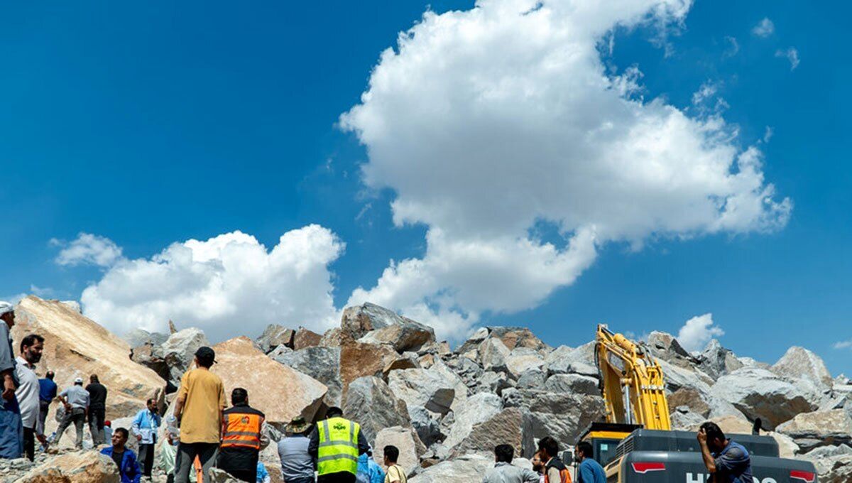 جست‌وجو برای یافتن کارگران مفقود شده معدن شازند ادامه دارد