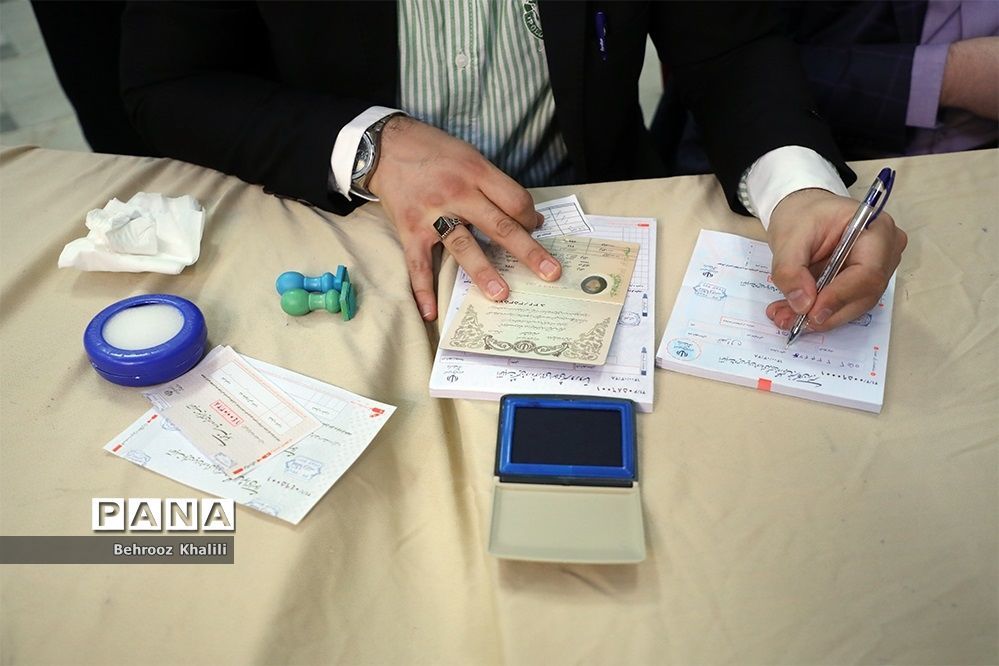 حضور پرشور ایرانیان مقیم باکو در انتخابات ریاست جمهوری ایران

