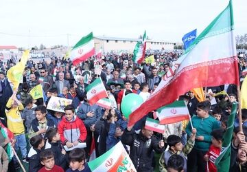 حضورباشکوه مردم مهردشت ابرکوه در راهپیمایی ۲۲ بهمن