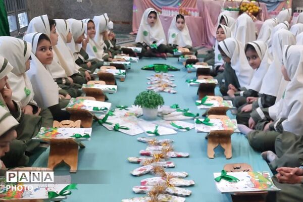 جشن قرآن کلاس اولی‌ها در دبستان شاهد ام البنین (س) شهرری