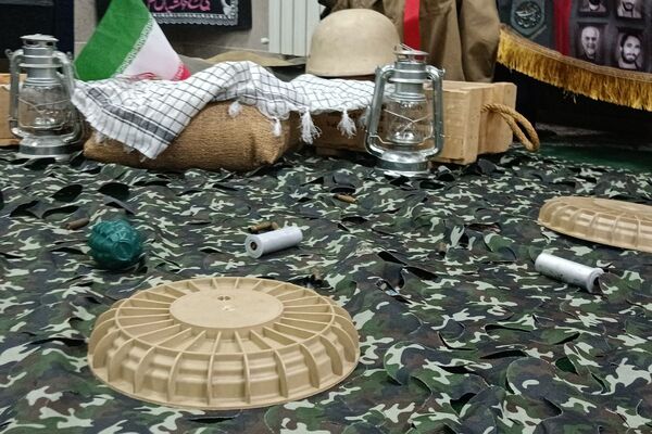 برگزاری مراسم هفته بسیج در هنرستان مجتمع فنی حرفه‌ای تهران در بهارستان‌دو