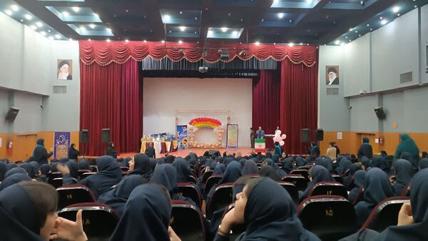برگزاری جشن ستارگان دبیرستان دخترانه هیات امنایی نیایش