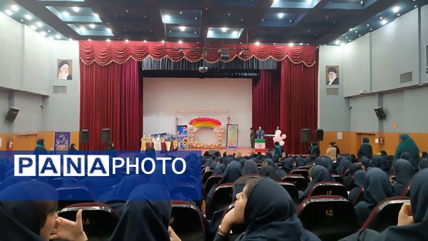 برگزاری جشن ستارگان دبیرستان دخترانه هیات امنایی نیایش