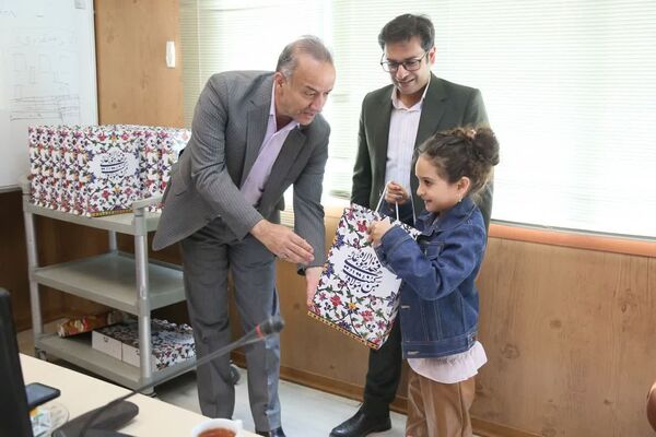تقدیر از ۳۷ نفر از فرزندان همکاران سازمان ساماندهی مشاغل شهری