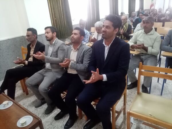 جشن تقدیر از دانش‌آموزان برتر دبیرستان علی‌سایانی فین