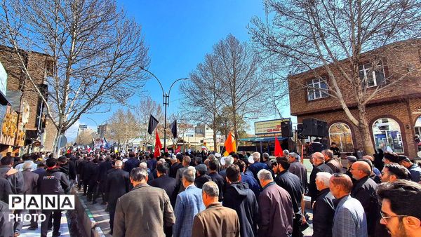 تشیع پیکر مطهر شهید پاسدار محمد صادق نظافتی در کاشمر 
