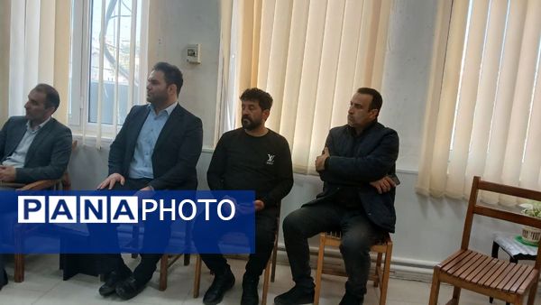 نشست بیان خاطرات و روایات در محمودآباد 