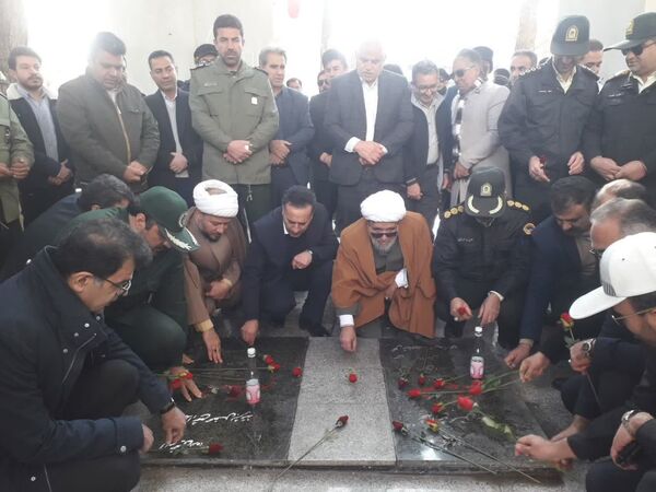 مراسم گلباران مزار شهدا و رژه خودرویی در شهرستان سملقان