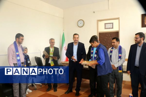 تجلیل از دانش‌آموز خبرنگاران پانا