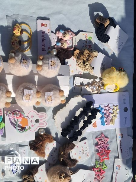 برپایی بازارچه دانش آموزی در دبیرستان شاهد هاجرشهرستان کاشمر