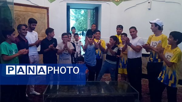 بازدید پسران دومیدانی کاران استان خراسان رضوی از آرامگاه عطار و خیام