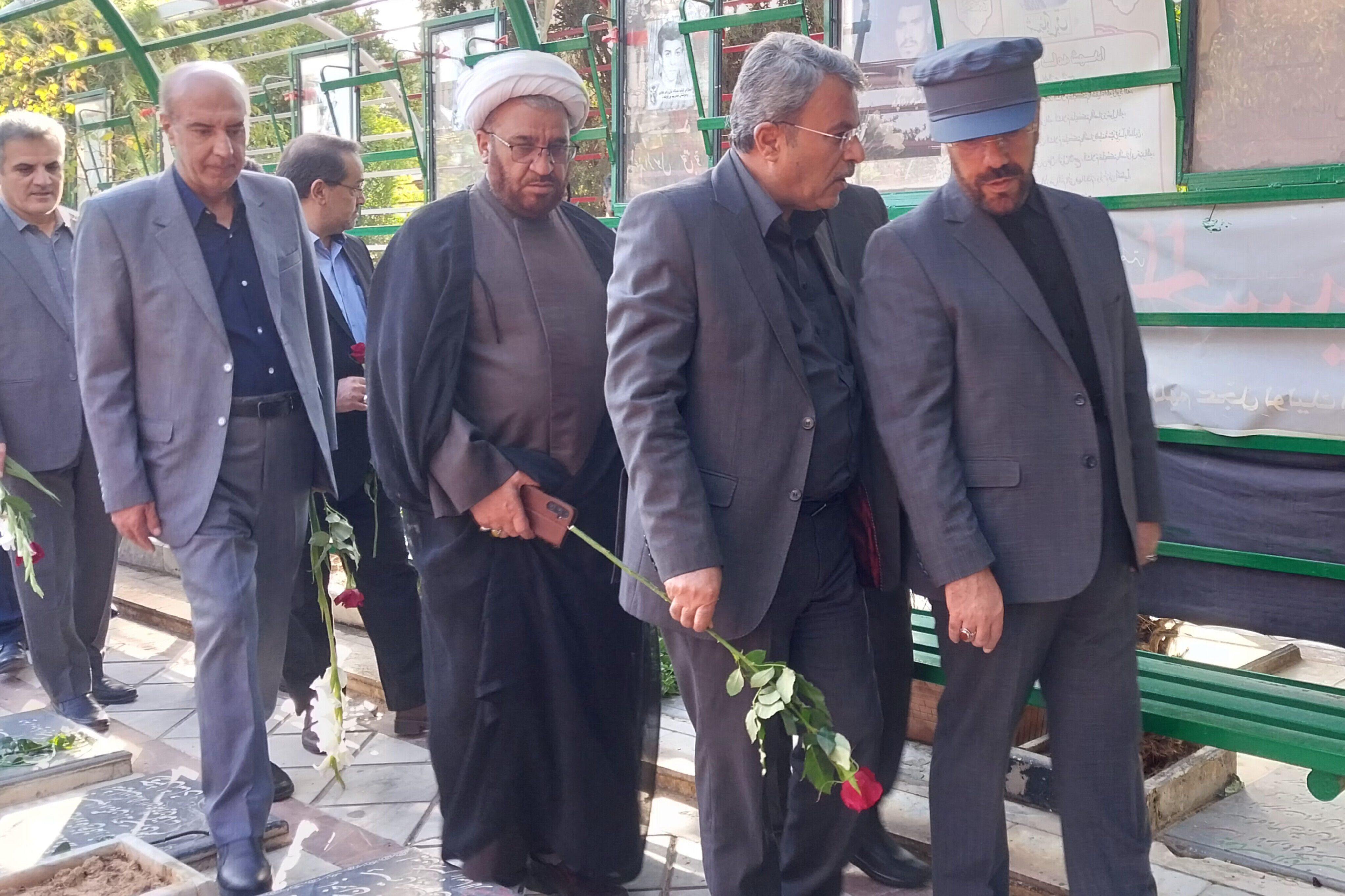 غبار روبی گلزار شهدا شیراز