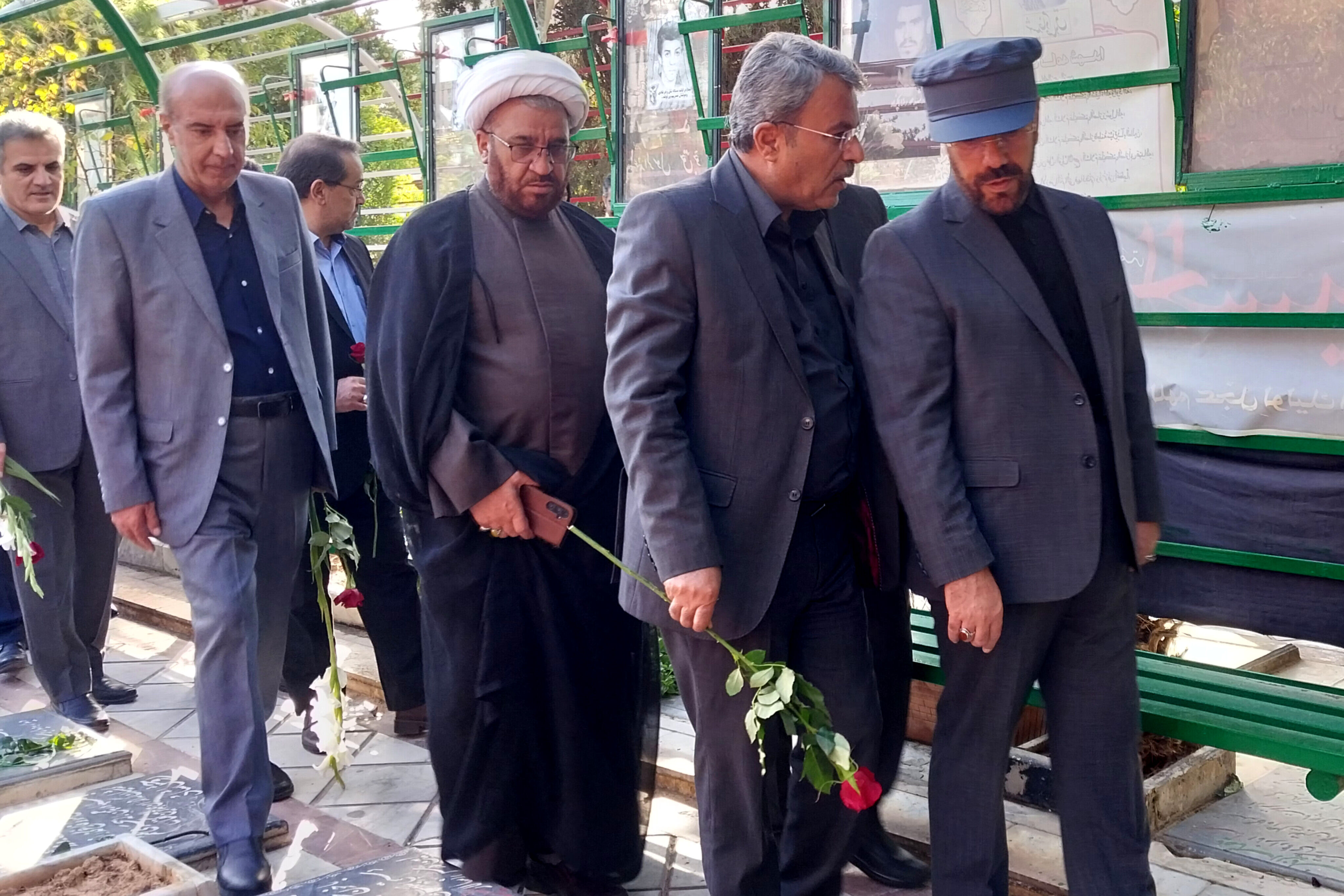 غبار روبی گلزار شهدا شیراز