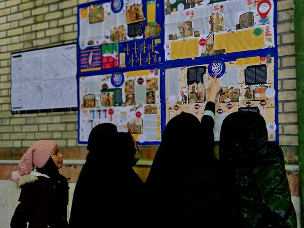 رونمایی از بسته فرهنگی–تربیتی «ایرانمون» در مدرسه بنت‌الهدی