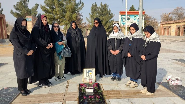 دیدار با خانواده شهدا به رسم عاشقی