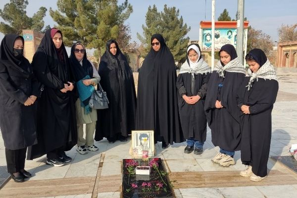 دیدار با خانواده شهدا به رسم عاشقی