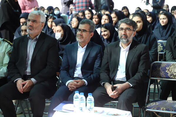 نواختن زنگ مهر و ایثار در مدارس استان چهارمحال و بختیاری 