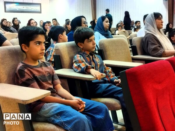جشن شکوفه‌های مدرسهٔ پارسا حسینی در کانون مهرتابان نیشابور