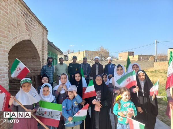 مادران و شکوفه‌های دستجرد در روز دختر به یاد میناب