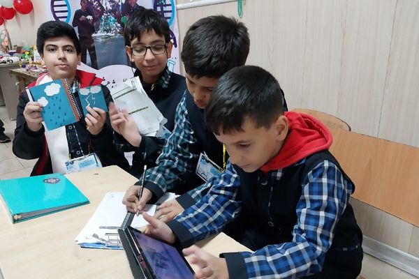 برپایی نمایشگاه طرح جابر ابن حیان در دبستان هیأت امنایی شهید قلنبر ناحیه 2 شهرری 