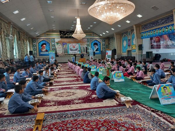محفل انس با قرآن در تکیه ابوالفضلی مزده