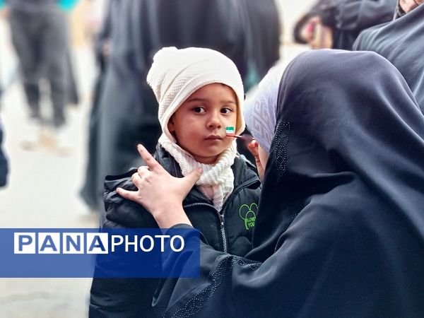 مهمانی کیلومتری اعیاد شعبانیه در خیابان امام خمینی نیشابور 