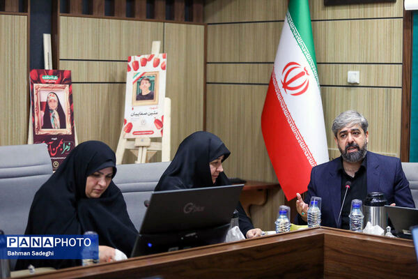 مراسم تجلیل از دانش آموز خبرنگاران شهر تهران