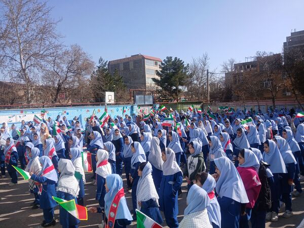 جشن نیمه شعبان در مدرسه دخترانه بنت الهدی صدر۲ 