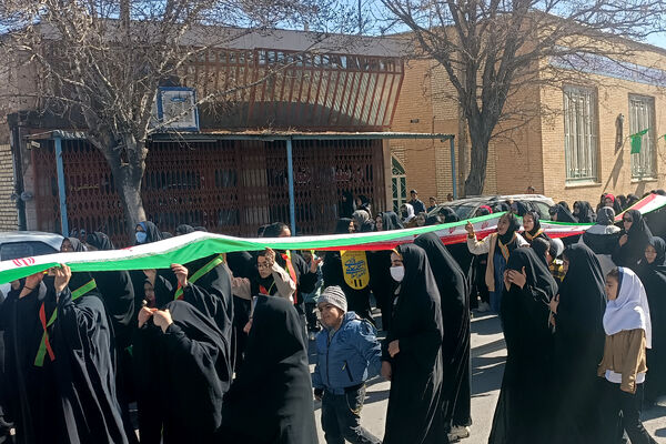 مردم شهر صغاد حامی آرمان‌های انقلاب با حضور در راهپیمایی ۲۲ بهمن