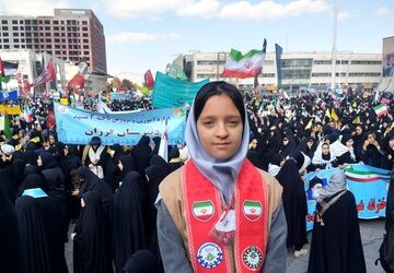 حضور گسترده مردم در راهپیمایی ۱۳ آبان