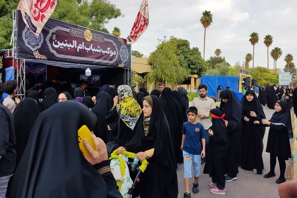 پیاده‌روی و موکب گردی کودکانه در دانشگاه صنعتی شیراز به‌مناسبت اربعین حسینی