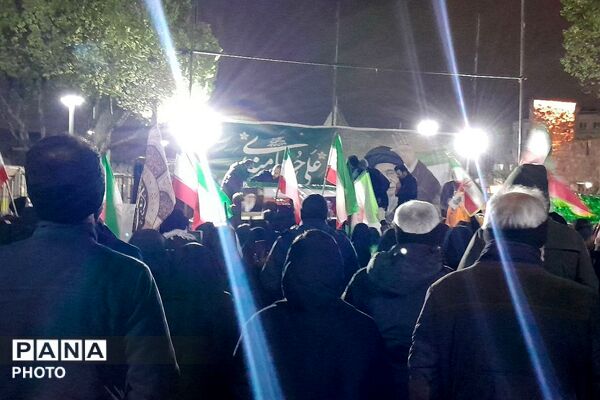 بیعت مردم انقلابی شهرری با سومین رهبر انقلاب 
