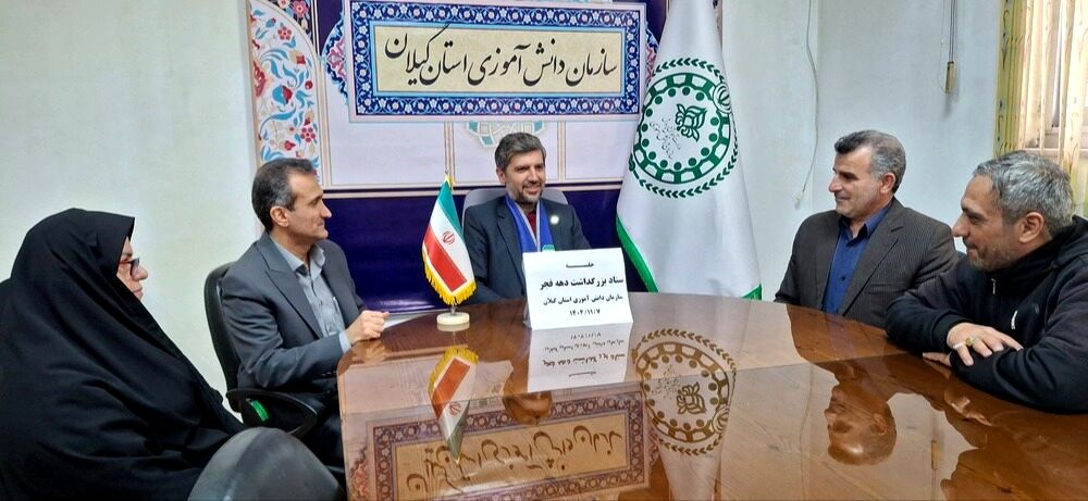 تشکل‌های دانش‌آموزی می‌توانند فضای جامعه را از التهاب درآورند