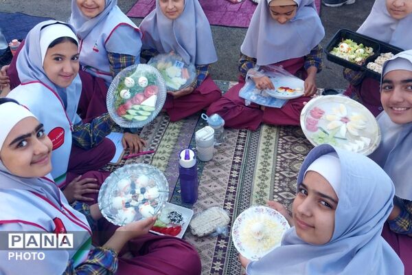 صبحانه سلامت با طعم تخم‌مرغ در دبستان دخترانه مهران