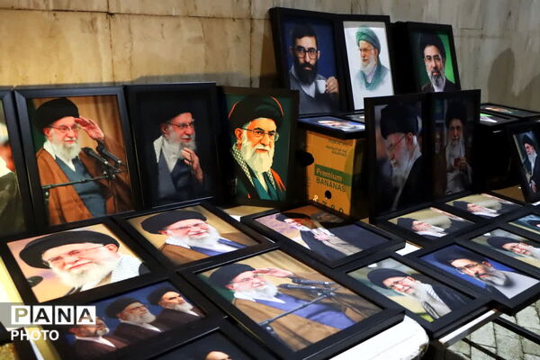 شب اربعین قائد امت اسلام در دانشگاه آزاد اسلامی مشهد