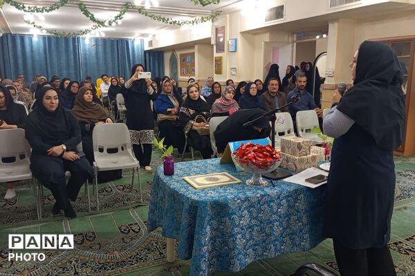 نخستین نشست اولیا و مربیان در دبیرستان شاهد دالکی