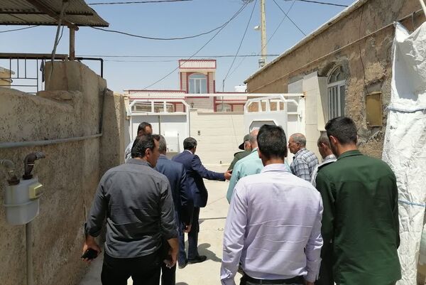 دیدار مسئولین شهر بیضا از خانواده شهدا