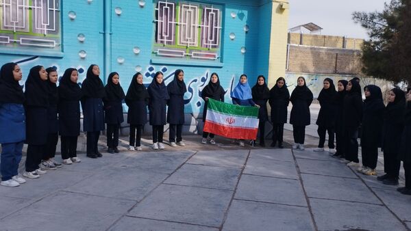 نواختن زنگ انقلاب در آموزشگاه فرهنگ شهرستان خلیل آباد 