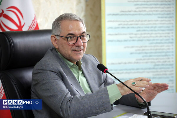 دیدار اعضای هیات رئیسه مجلس دانش‌آموزی با دبیرکل شورای عالی آموزش و پرورش