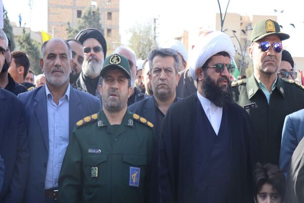 حضور پرشور دانش‌آموزان پاکدشتی در راهپیمایی روز ۱۳ آبان