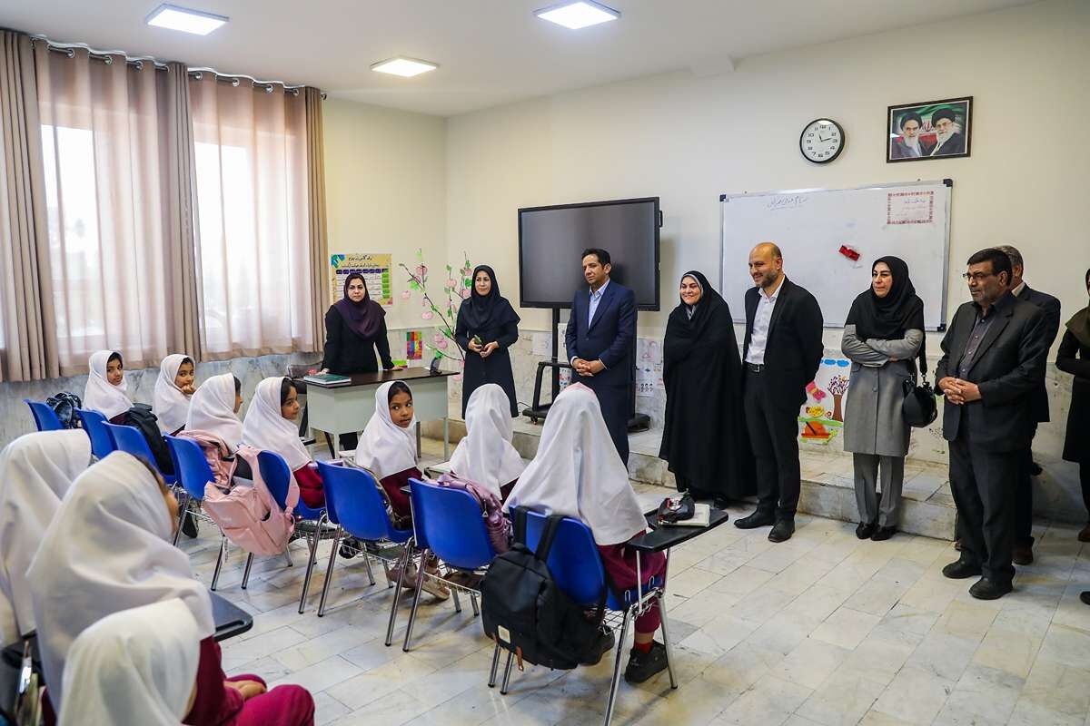 بازدید مدیرکل آموزش‌وپرورش کرمان از مجتمع آموزشی «اندیشه هوشمند ارگ»