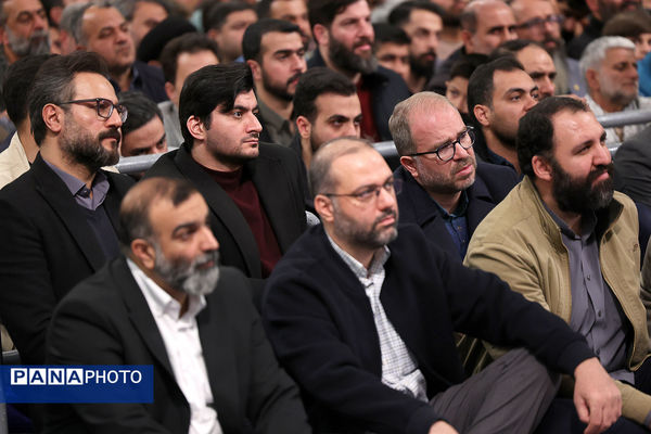 دیدار اقشار مردم با رهبر انقلاب به مناسبت چهل‌وهفتمین سالگرد پیروزی انقلاب اسلامی