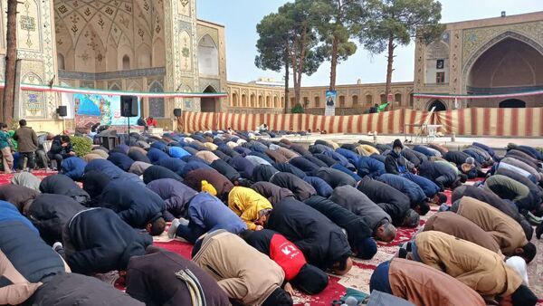 اقامه نماز پرفیض جمعه در سمنان