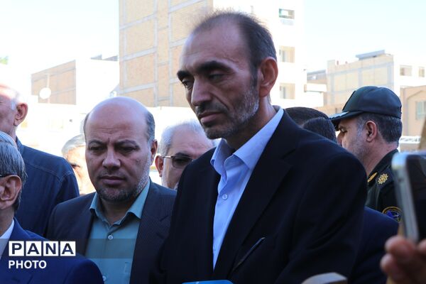 «مهر کریمانه» با حضور وزیر آموزش و پرورش در دبستان پروین اعتصامی بهارستان‌دو