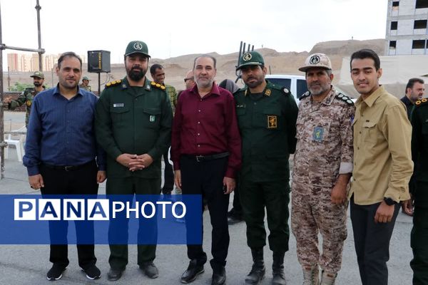 مراسم گرامیداشت روز ارتش در بیرجند 