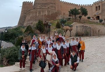 از بام لرستان تا عمق تاریخ: اردوی بازدید از قلعه فلک‌الافلاک