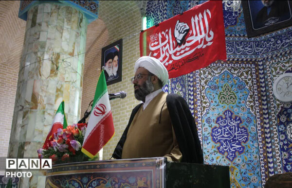 برپایی میز خدمت اداره تعاون، کار و رفاه اجتماعی در نماز جمعه شهرستان خاتم