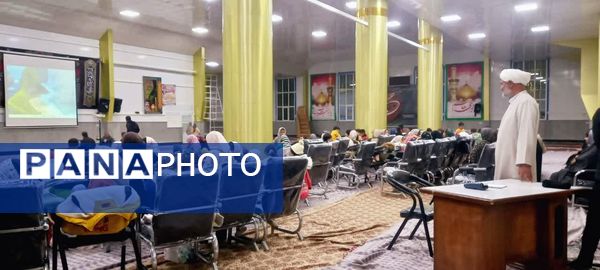 اکران انیمیشن یوز ایرانی رادر حسینیه روستای کاریزک