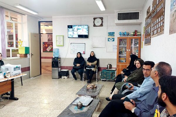 بازدید گروه های آموزشی از کلاس های دبستان خورسندیان دو