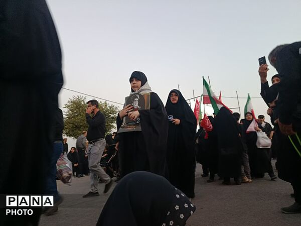تلاقی دریای سرخ و سیاه مردم در حماسه وداع با قائد امت
